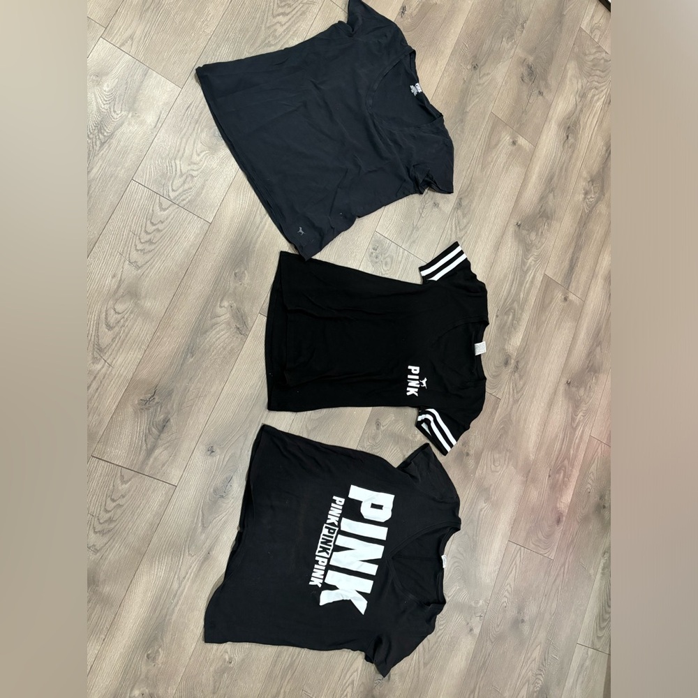 Bundle of pink t shirts